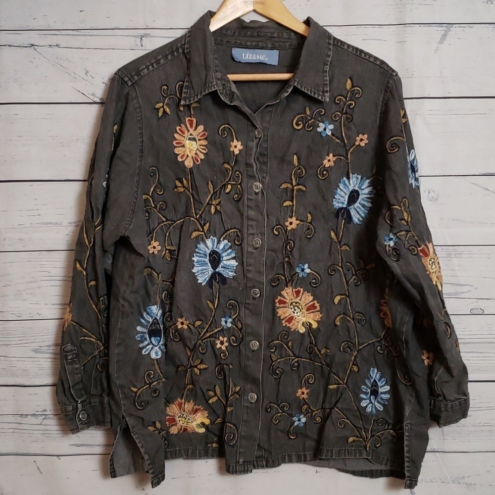 Liz&Me buttondown shirt with embroidery